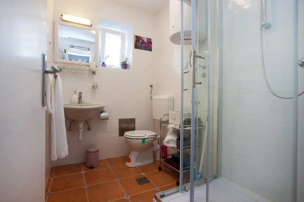 Apartment Dumaneo Art - Two Bedroom Apartment Split